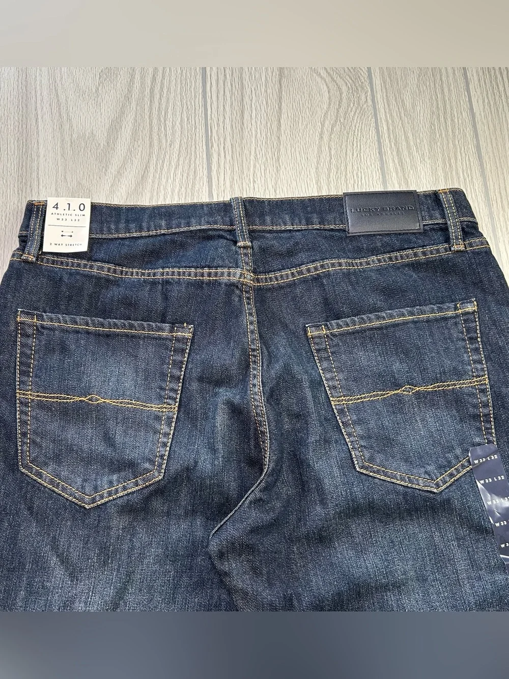 NWT Lucky Brand Men’s 410 Athletic Slim Straight-Fit Jeans MSRP $100 Denim 33x32
